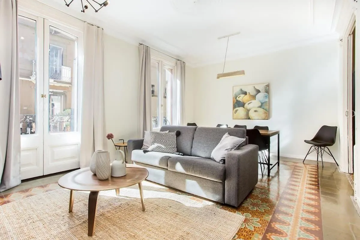 4 Bedroom Apartment With A Balcony In Las Ramblas 2 2 Barcelona