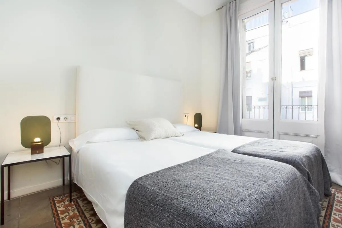 4 Bedroom Apartment With A Balcony In Las Ramblas 2 2 Barcelona