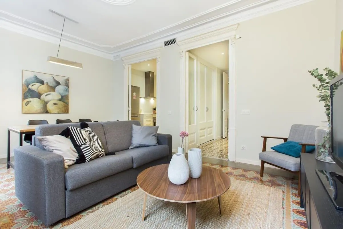 4 Bedroom Apartment With A Balcony In Las Ramblas 2 2 Barcelona 0*,