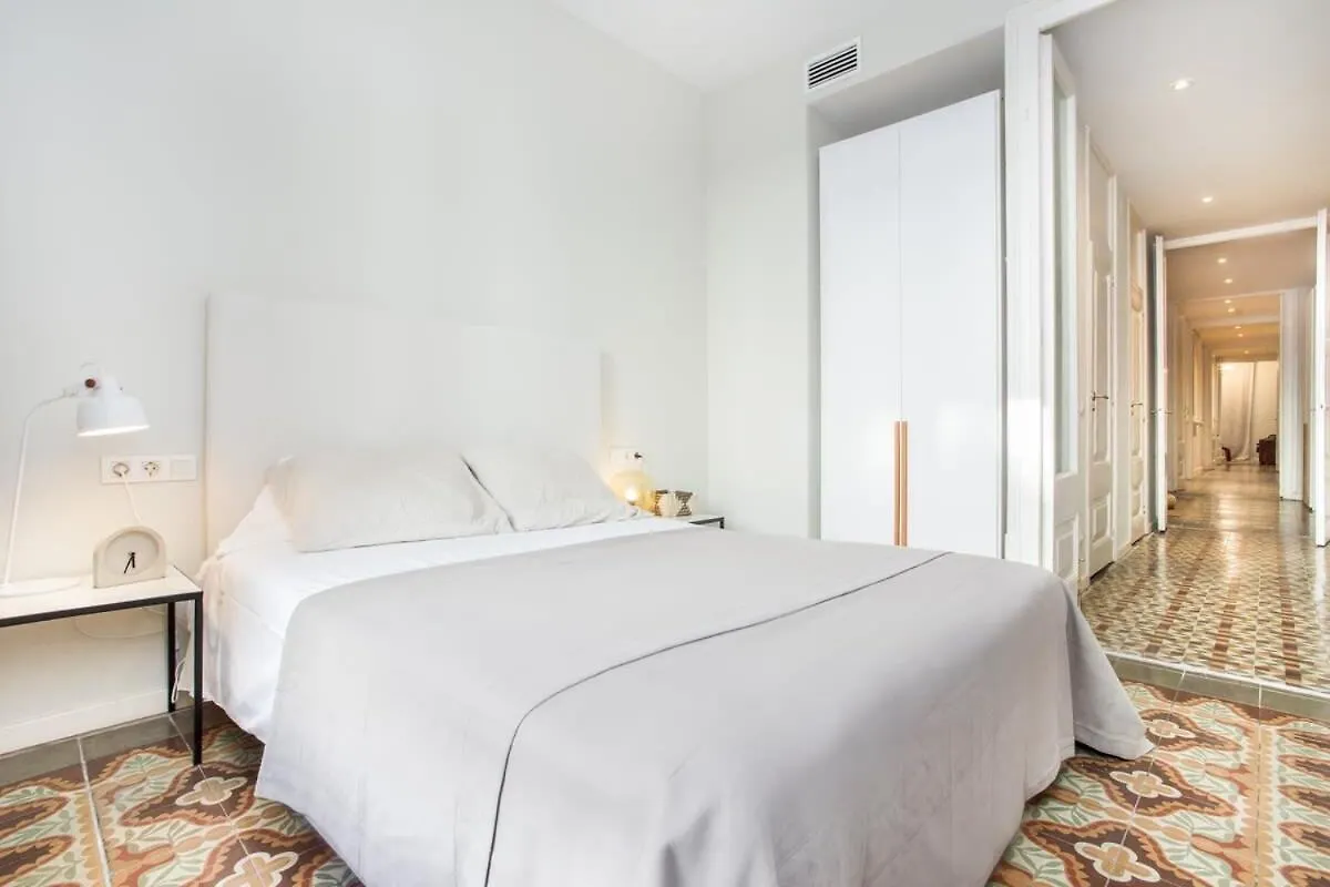 4 Bedroom Apartment With A Balcony In Las Ramblas 2 2 Barcelona