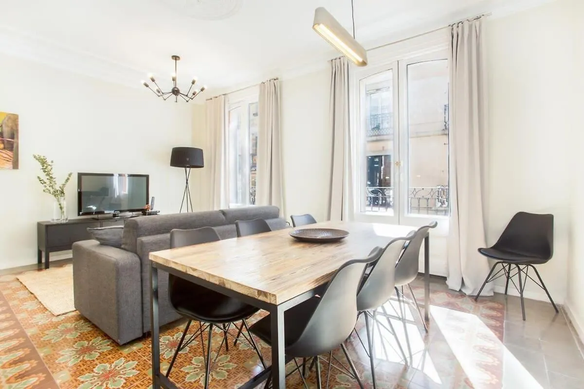 4 Bedroom Apartment With A Balcony In Las Ramblas 2 2 Barcelona