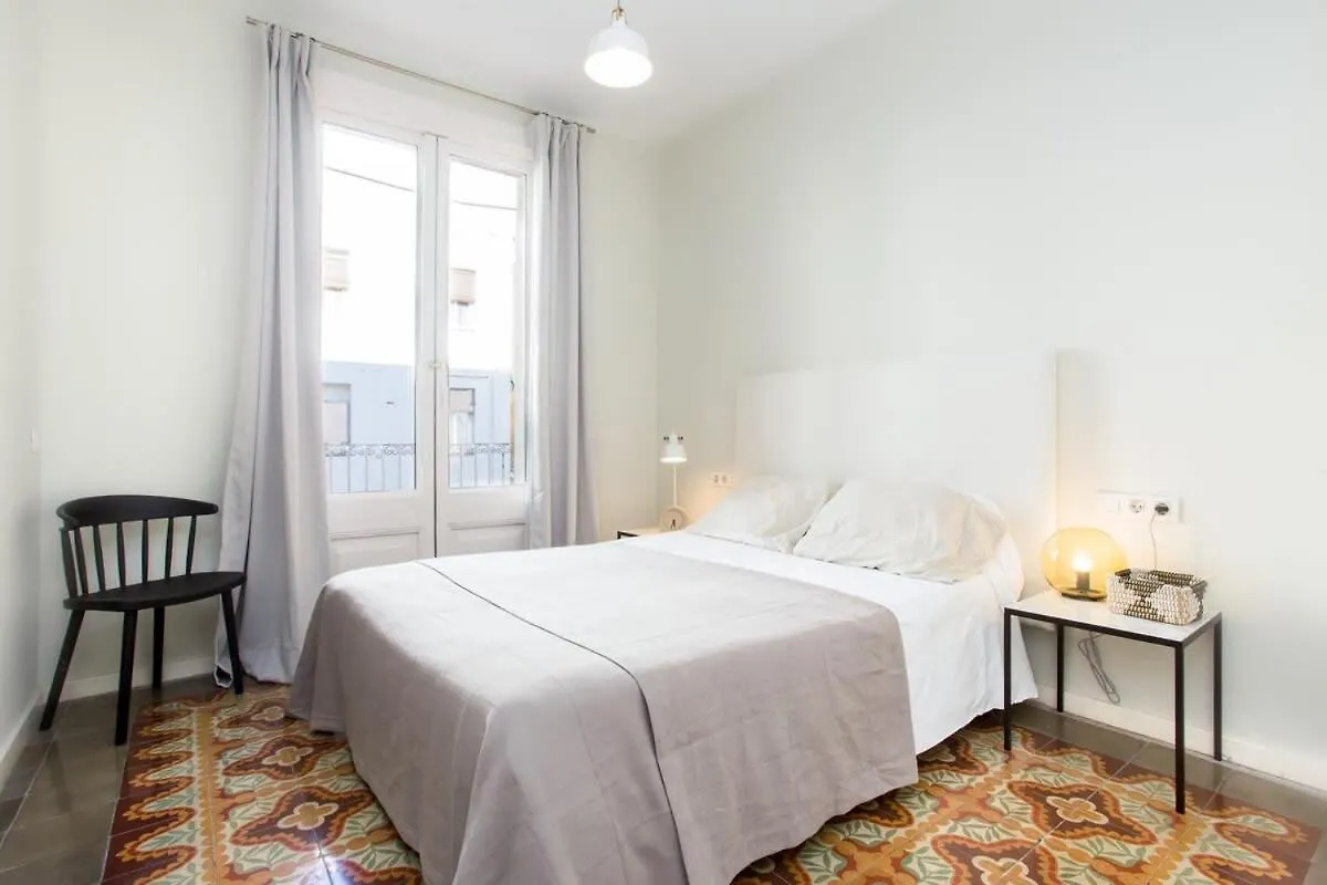 4 Bedroom Apartment With A Balcony In Las Ramblas 2 2 Barcelona