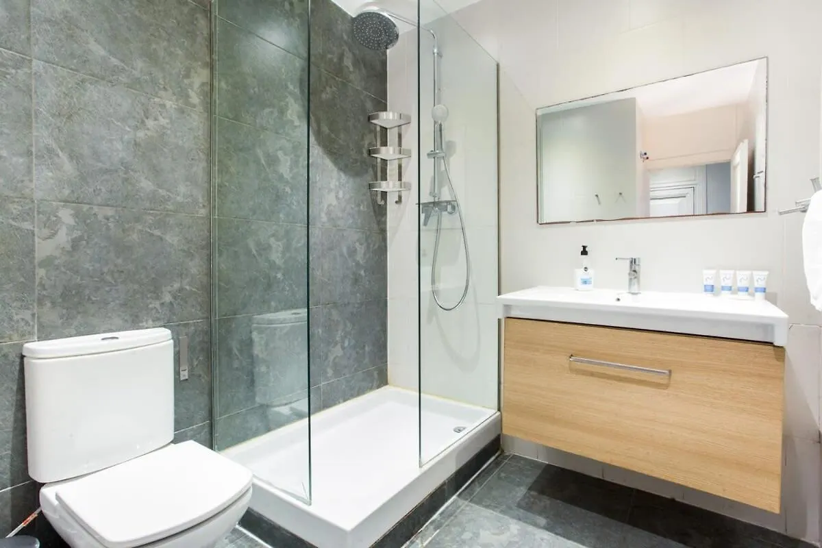 4 Bedroom Apartment With A Balcony In Las Ramblas 2 2 Barcelona Spain