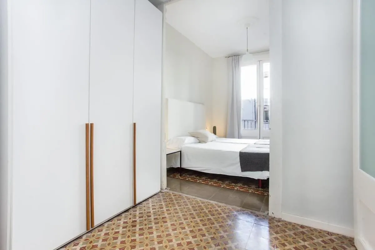 4 Bedroom Apartment With A Balcony In Las Ramblas 2 2 Barcelona