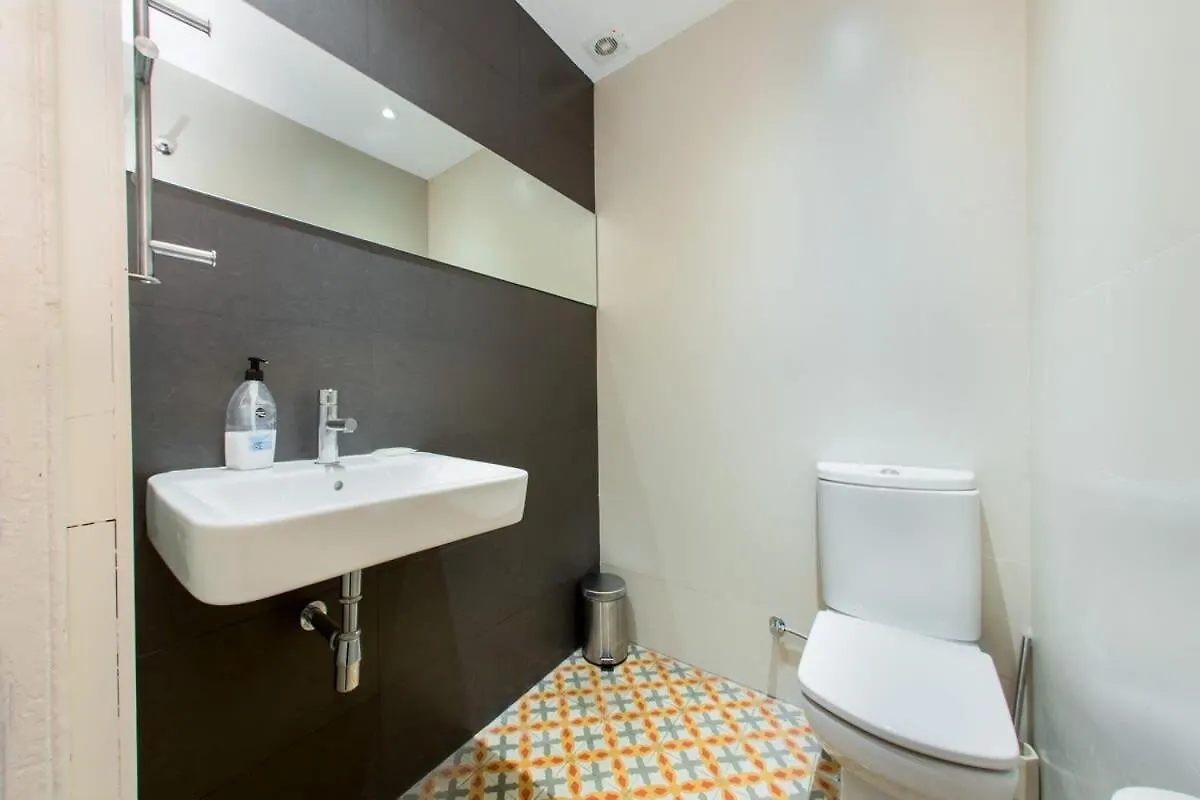 4 Bedroom Apartment With A Balcony In Las Ramblas 2 2 Barcelona