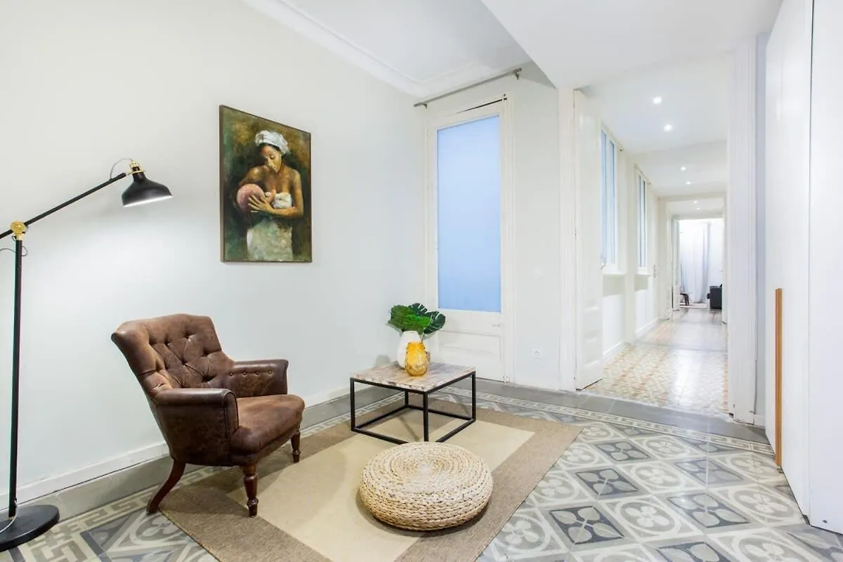4 Bedroom Apartment With A Balcony In Las Ramblas 2 2 Barcelona Spain