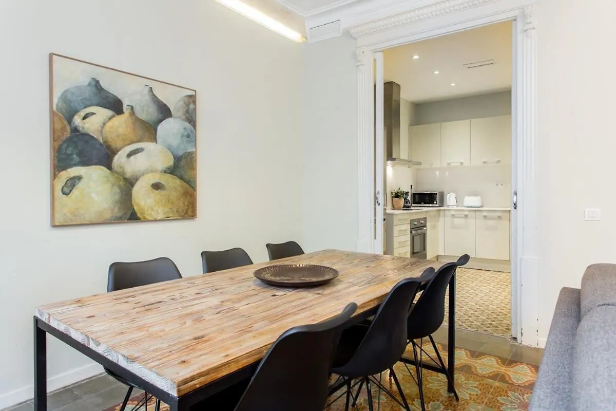 4 Bedroom Apartment With A Balcony In Las Ramblas 2 2 Barcelona