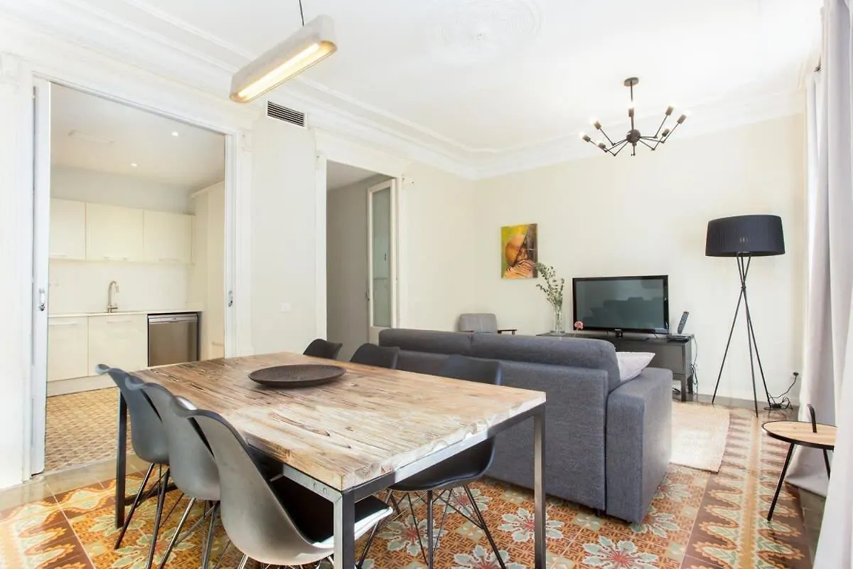 4 Bedroom Apartment With A Balcony In Las Ramblas 2 2 Barcelona 0*,  Spain