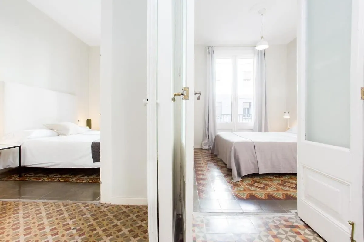 4 Bedroom Apartment With A Balcony In Las Ramblas 2 2 Barcelona